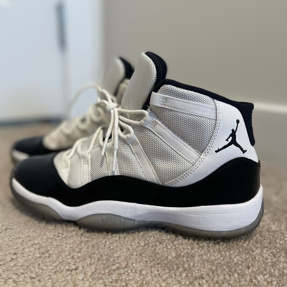 Jordan 11s Concord 2011 release size 7